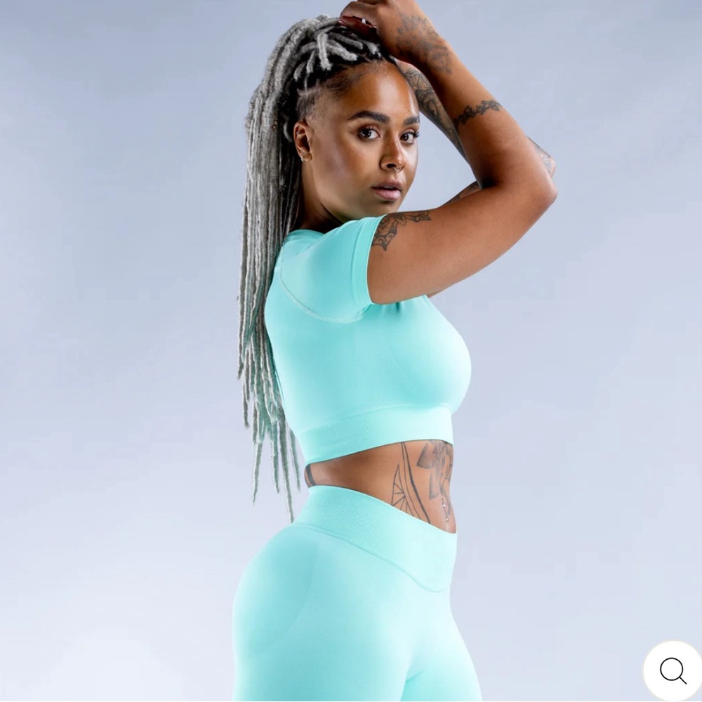 Dfyne crop top